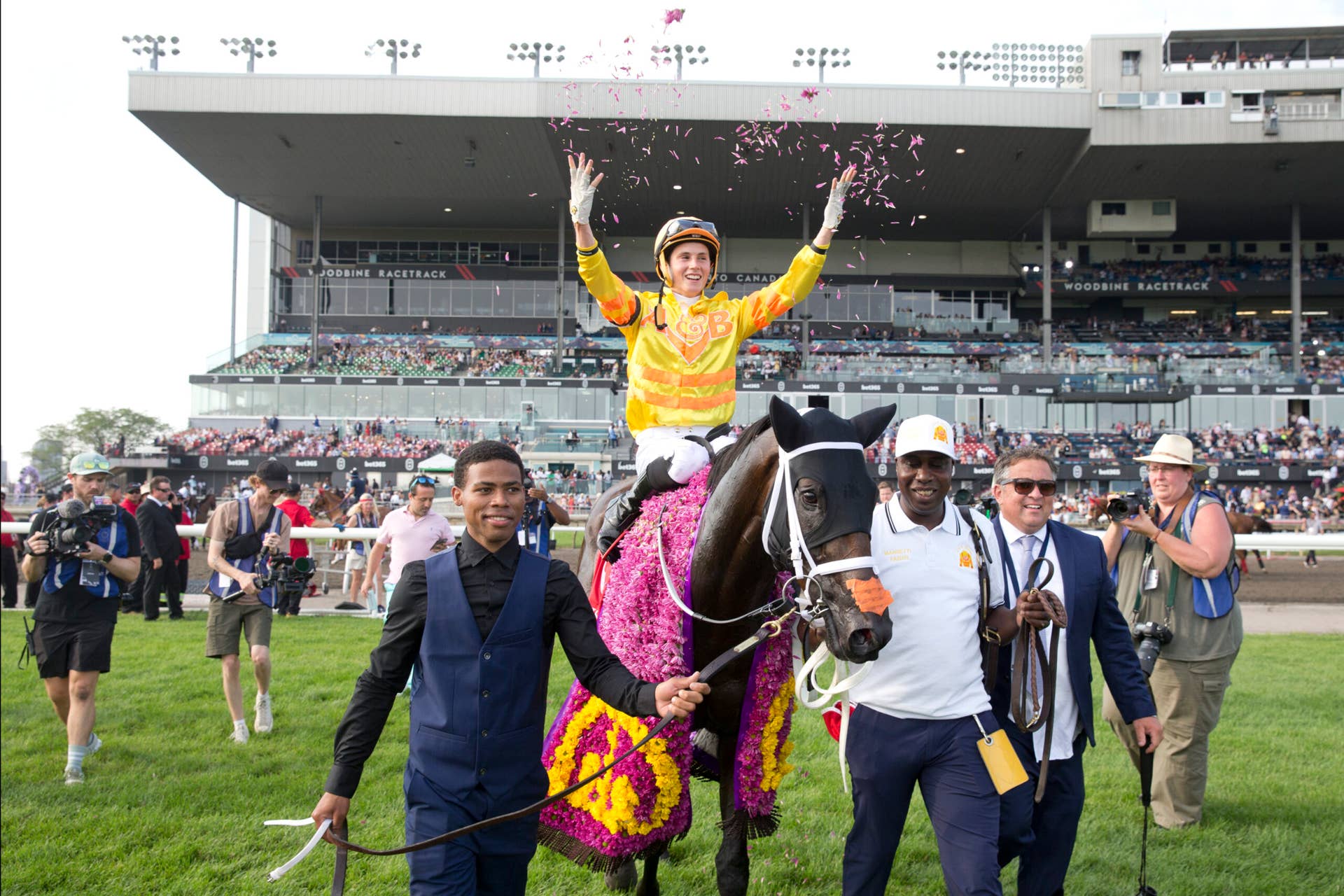 Sovereigns: Mansetti Horse Of The Year, Natalie Voss Wins Media Award ...