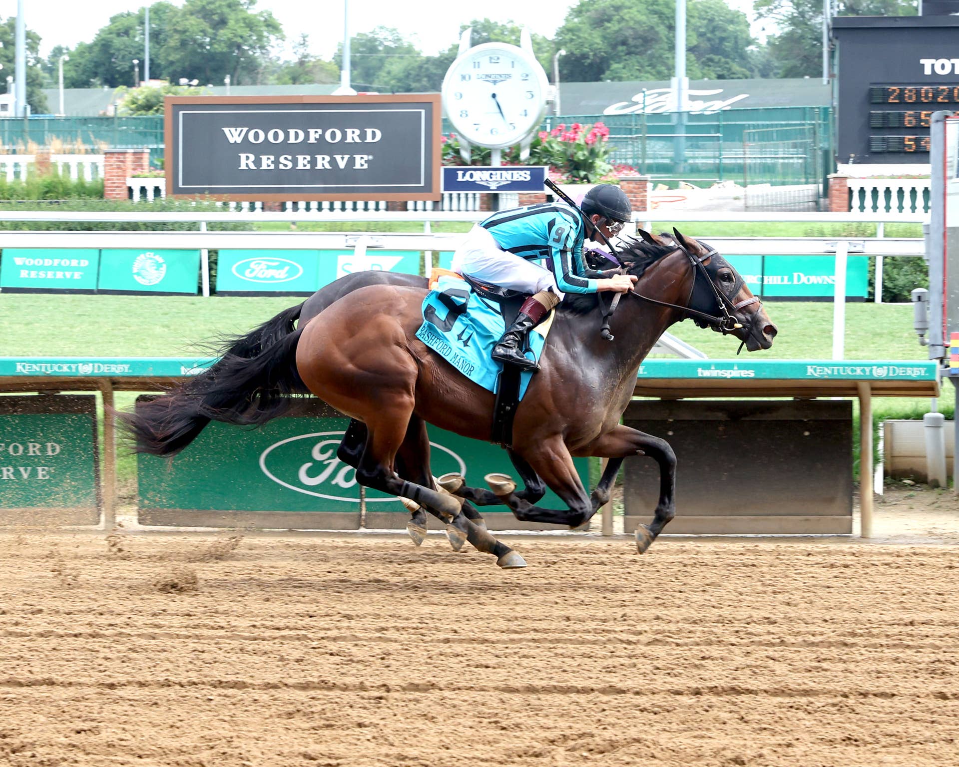 Bashford Manor Winner Blessed Flyer Stretches Out In Iroquois