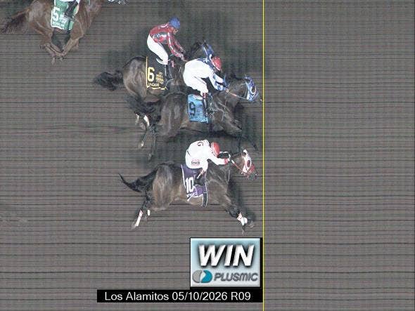 Call Me Candela (9) thắng giải Robert Adair Kindergarten Futurity tại Los Alamitos