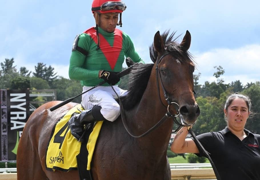 Bloodlines Presented By Walmac Farm: A Theory Comes Together With U.S.S. Valor