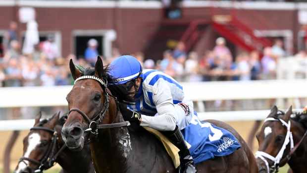 Stars and Strides gets the win in the Saranac with Junior Alvarado aboard