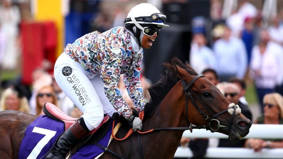 チ*ム様 地方競馬　LADIES JOCKEYS サイン入りジャケット M Female Jockey Khadijah Mellah Returns To Race Riding - Paulick