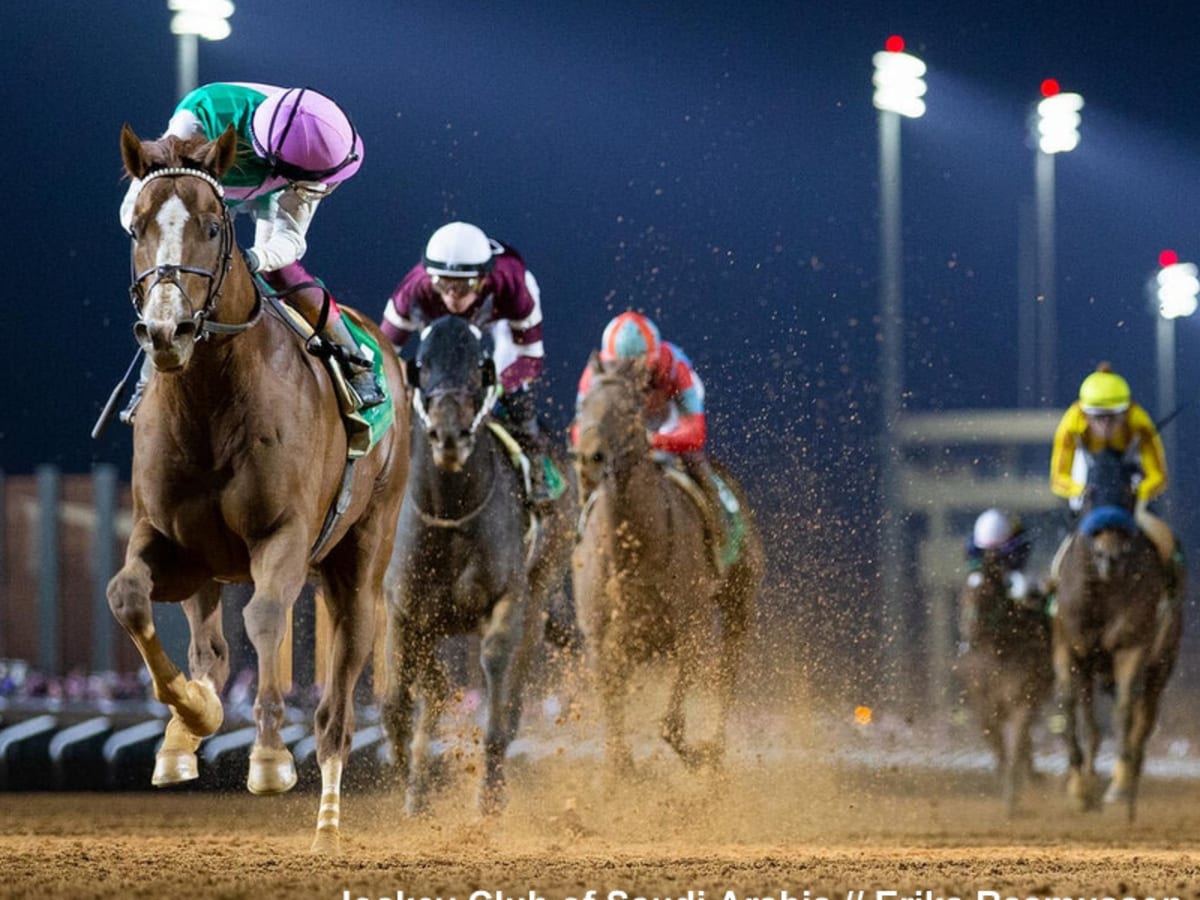 frankie-dettori-looking-round-