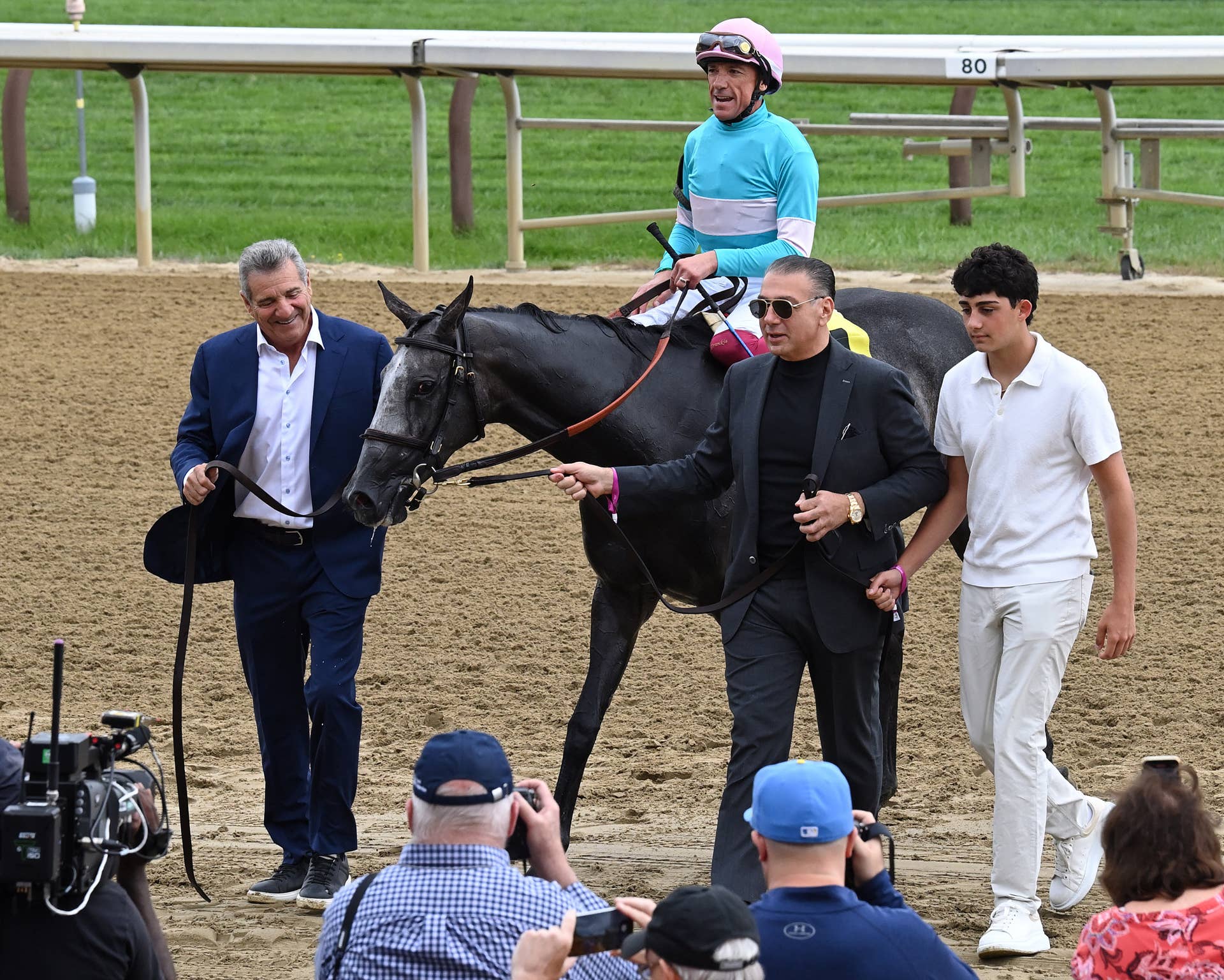 'She Shrugged Them All Off': Beaute Cachee Gate-To-Wire In Ballston Spa
