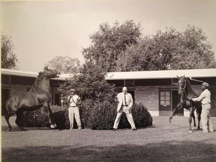 Leonard Photography Exhibit Brings Racing’s Personalities To Life Paulick Report Shining