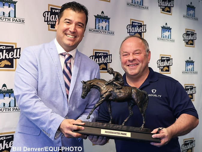 Track Announcer Larry Collmus Honored With 2023 Bill Handleman Award