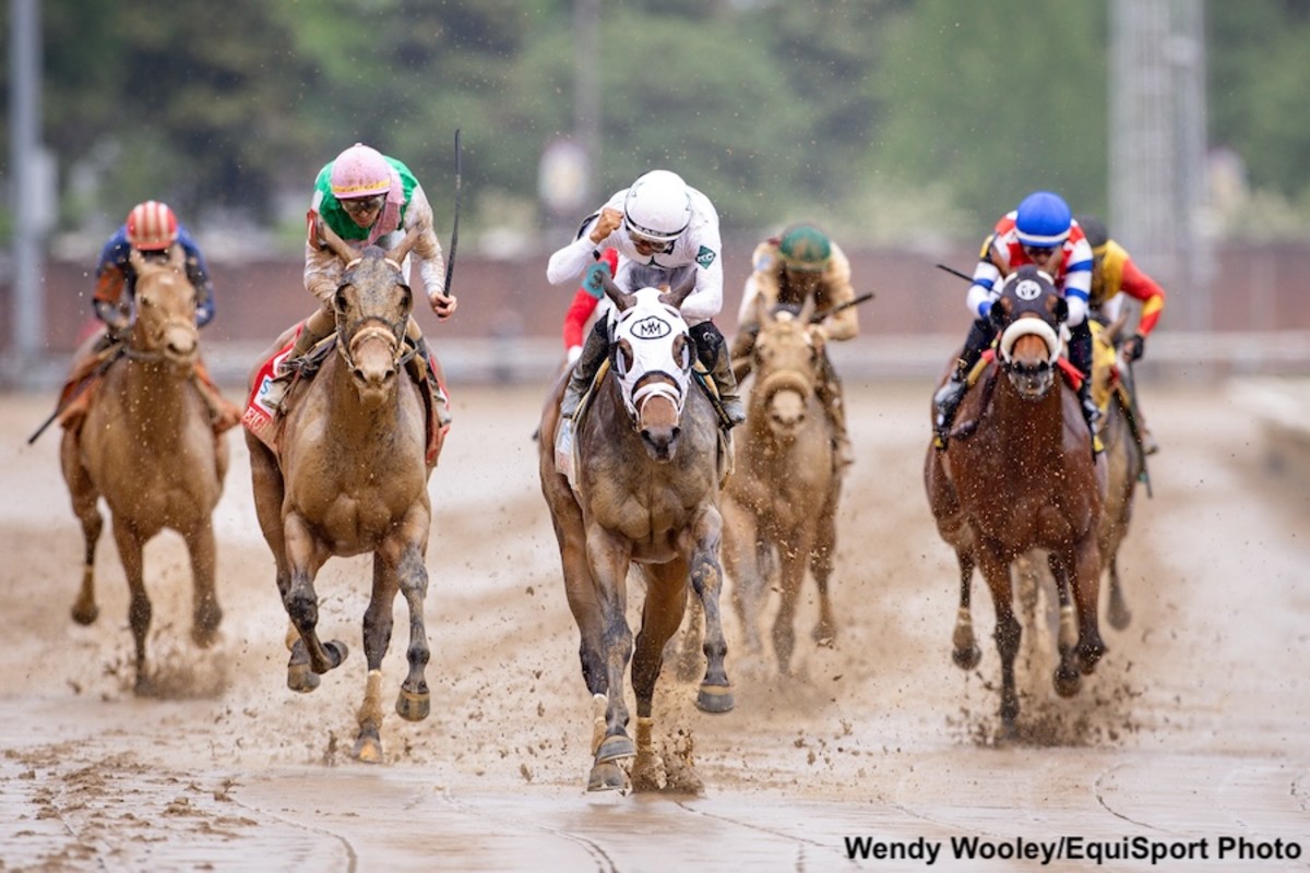 My Mane Squeeze Powerful Down Stretch In Eight Belles Stakes - Paulick ...