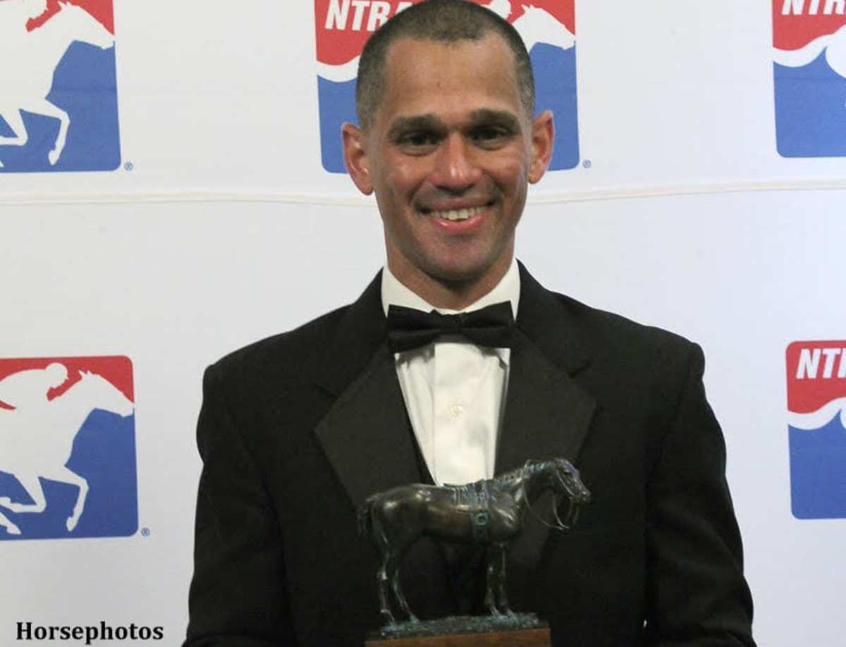 Hall Of Fame Jockey Castellano Celebrates 5,000th Career Victory