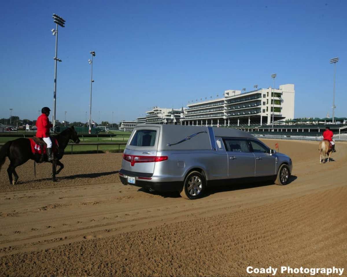 Churchill Downs Memorializes John Asher With One Final Lap Paulick