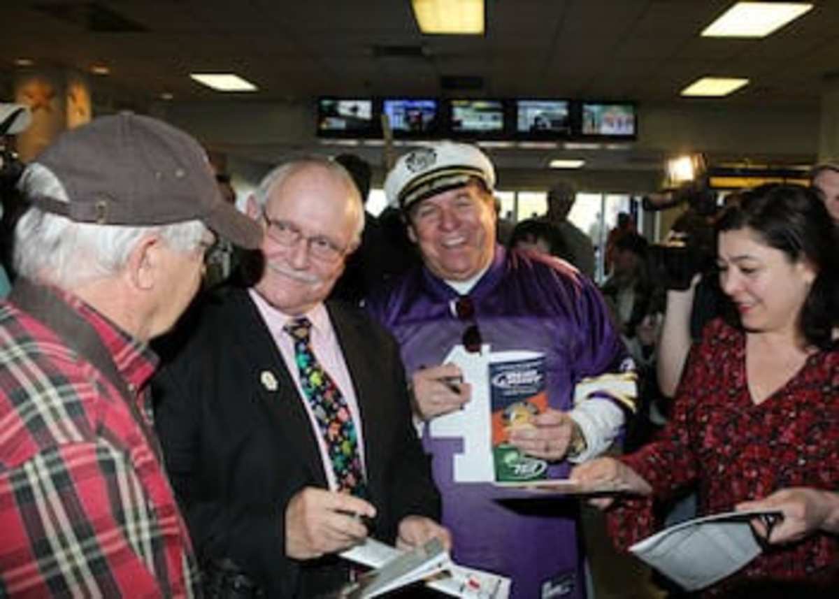 Terry Wallace, Longtime Voice Of Oaklawn Park, Dies At 74 Paulick