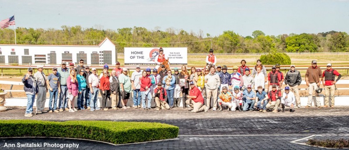 'A True Professional' Louisiana Downs Honors Retiring Quarter Horse