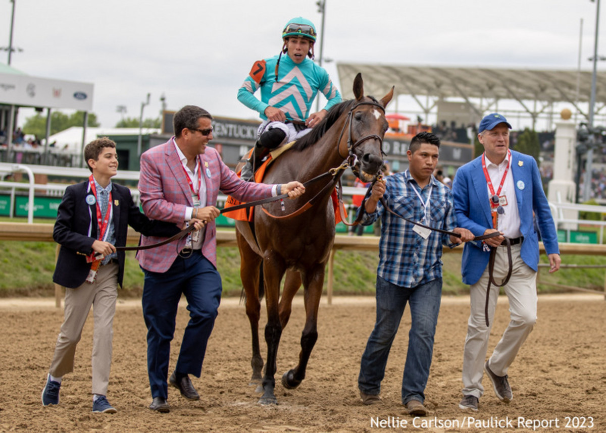 Fluffy Socks Splits Rivals, Powers Clear In Churchill Distaff Turf Mile